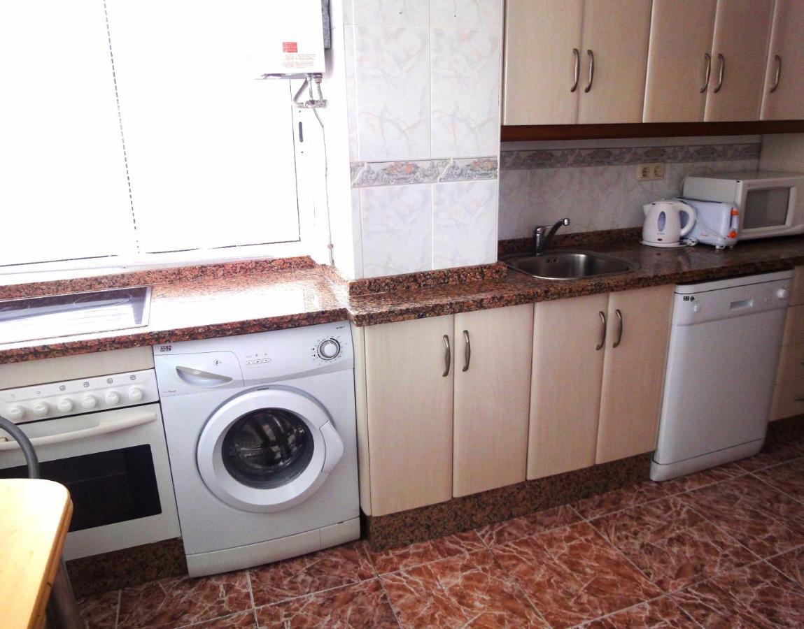 Costamar, Primera linea de playa, 3 dormitorios, 2 baños, vistas al mar, Internet Wifi y Garaje, Ideal parejas y familias Benalmádena Exterior foto