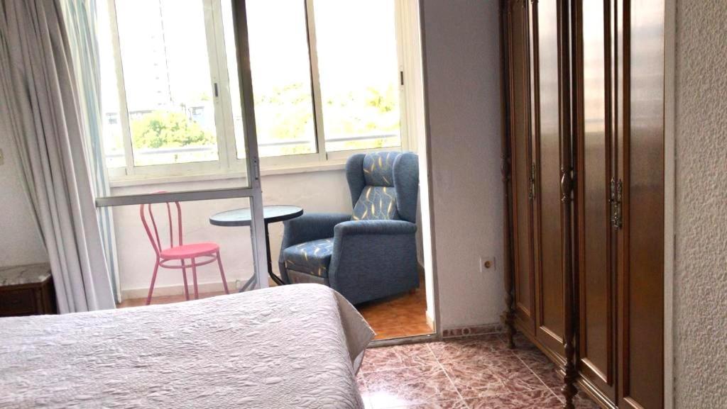 Costamar, Primera linea de playa, 3 dormitorios, 2 baños, vistas al mar, Internet Wifi y Garaje, Ideal parejas y familias Benalmádena Exterior foto